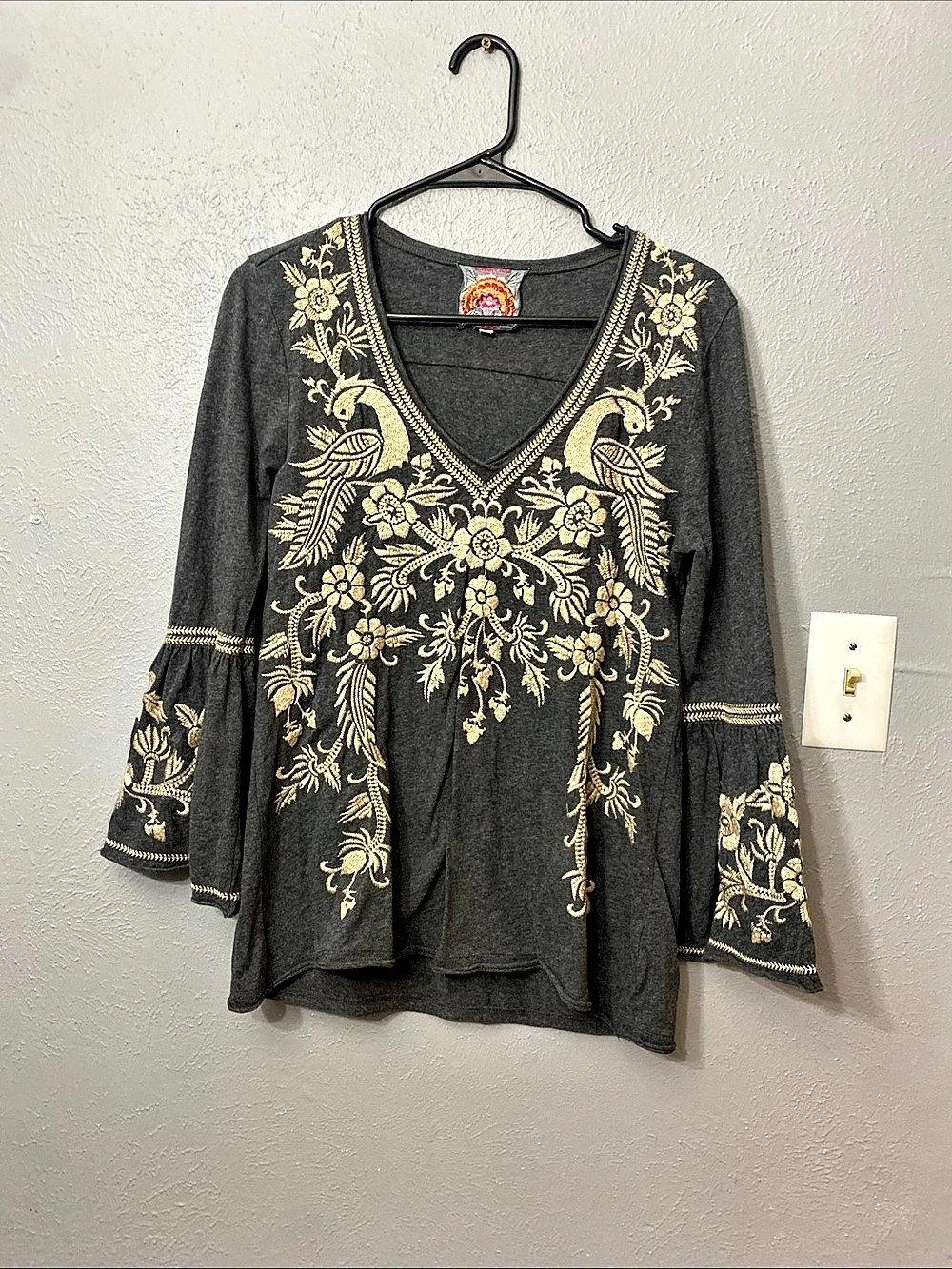Johnny Was V-Neck Top Gray Cream Bird Embroidery Bell Sleeves Small